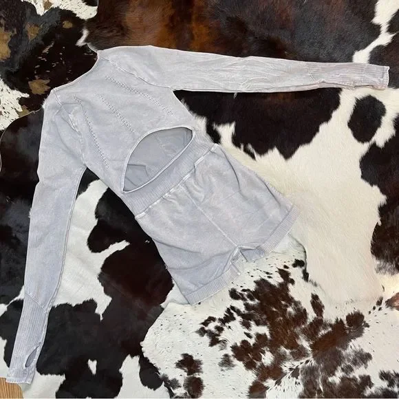 NWOT FREE PEOPLE MOVEMENT LONG SLEEVE RUNSIE WASHED SILVER GREY SHORTS ONESIE - Picture 6 of 6